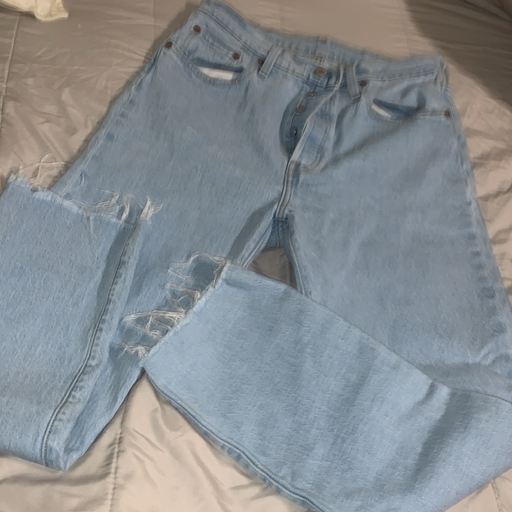 LEVIS JEANS ‼️ - Picture 2 of 5